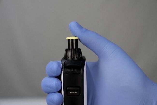 �ƌW(xu��)������һ֧SWITCH��Һ�����،�(xi��)����Ĵָ��������������Ϣ��